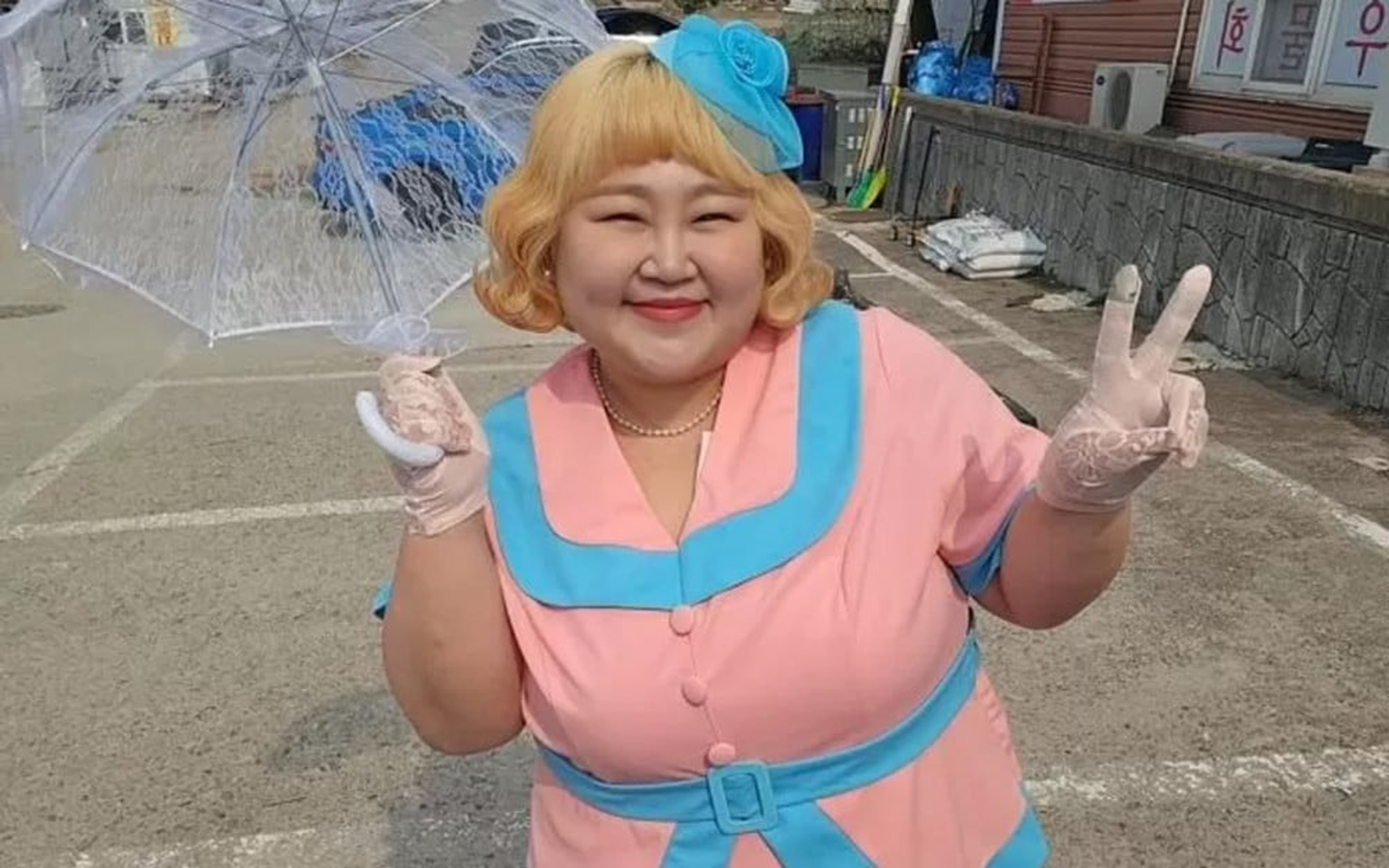 Comedian Hong Yoon Hwa clarifies that she lost weight without the help of injections