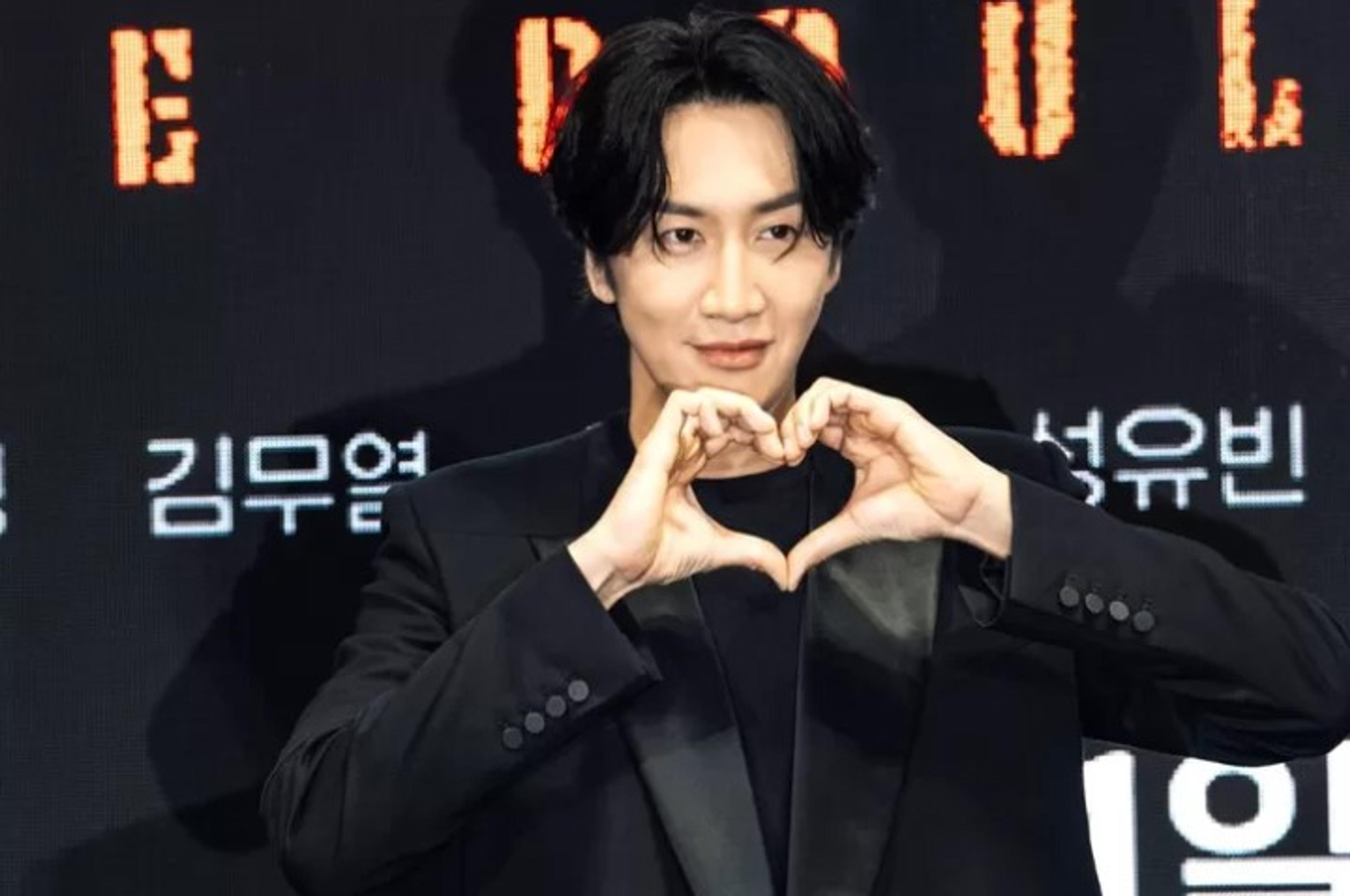 Sahabat Sejati, Lee Kwang Soo Pimpin Pernikahan Kim Woo Bin dan Shin Min Ah