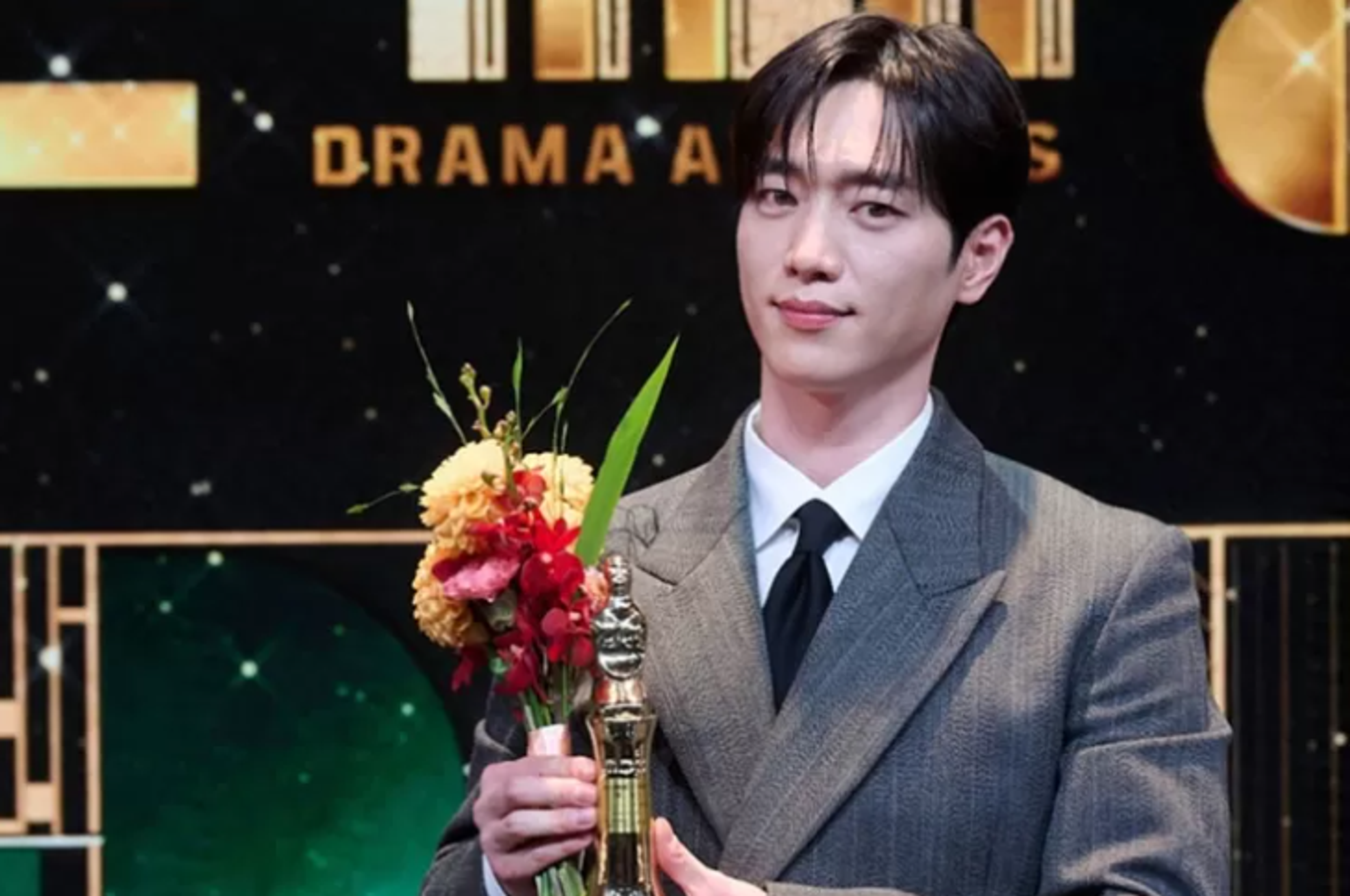 Tak Tergantikan! Seo Kang Joon Jadi Sorotan Setelah Menang Daesang MBC Drama Awards
