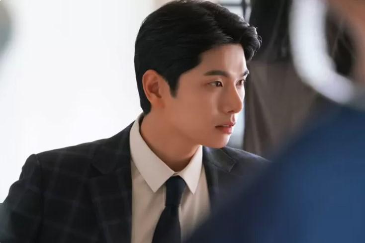 Setelah Lama Bungkam, Lee Yi Kyung Secara Pribadi Angkat Bicara Soal Rumor yang Menimpanya: Saya Tidak Akan Bersikap Lunak Terhadap Komentar Jahat!