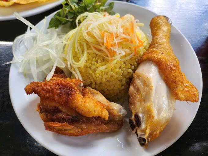 Cơm Gà Đùi Chiên