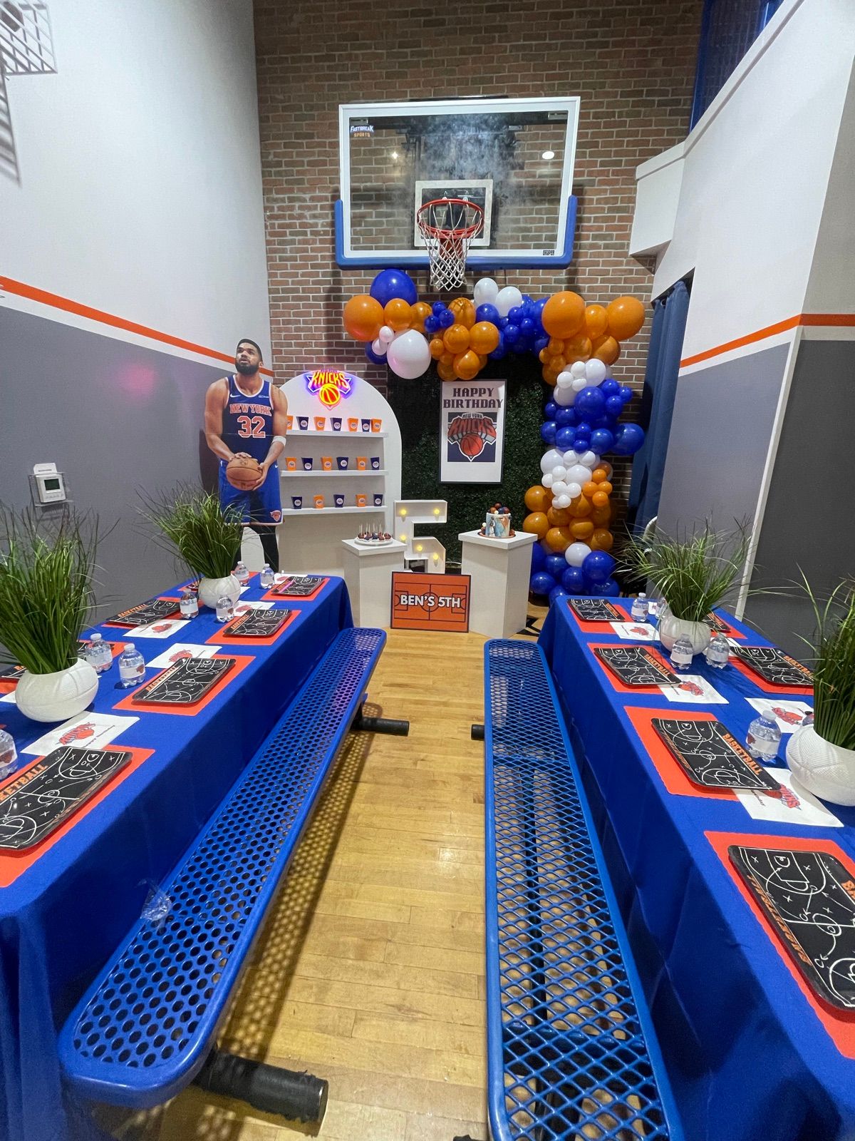 A Fastbreak party at Headquarters