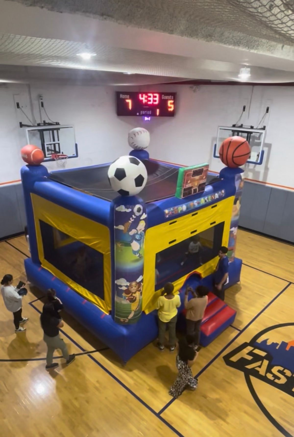 A Fastbreak party at Headquarters