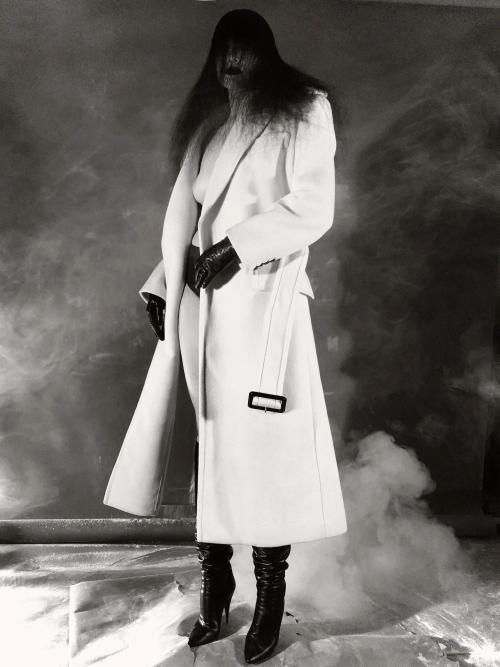 CR FASHION BOOK  thumbnail 4
