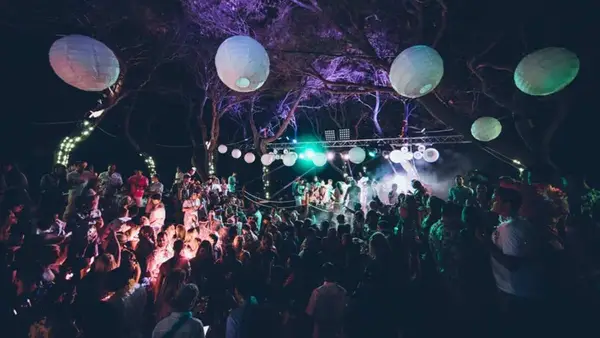 Party at Fort George in Vis