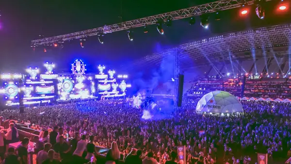 Ultra Festival crows