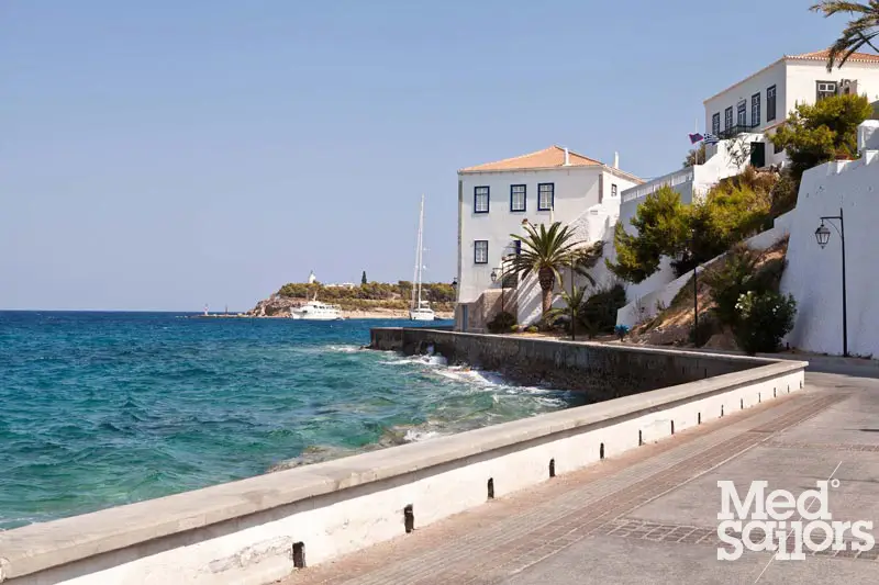 Greek holidays - exploring local houses