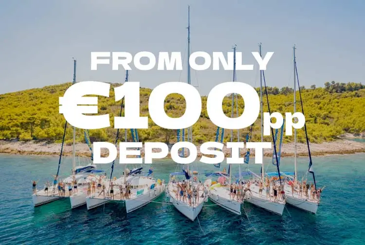 €100 deposit text over image of yachts in a bay