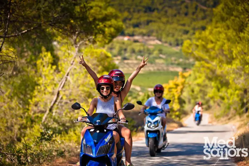 greece-holiday-scooter-med-sailors