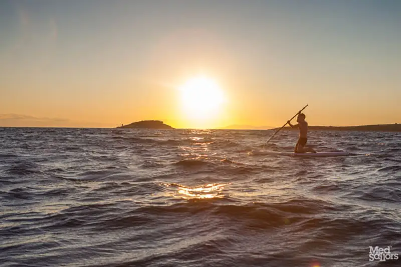 Sailing tips and tricks for first timers - Give paddle boarding a try