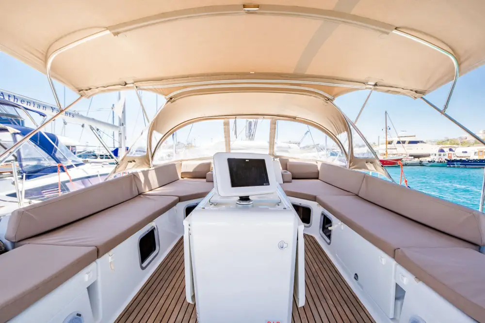 Superior Yacht outdoor entertaining area