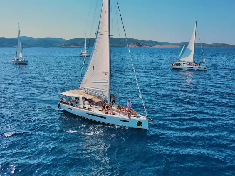 Sailing yachts in the Mediterranean with Aussie and Kiwi exchange students exploring Mediterranean islands in summer with MedSailors.