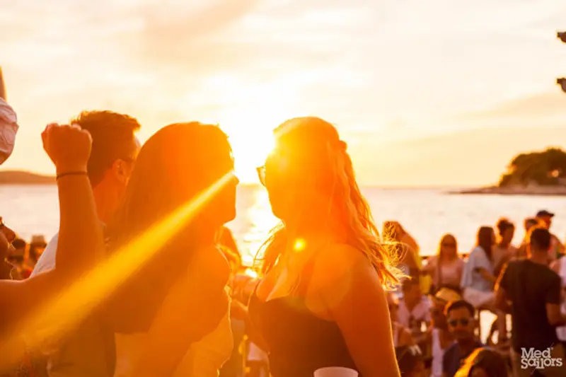Fun with friends at sundown - Discover Croatia's nightlife