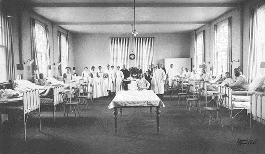 Bilde av en Pasientsal på Trondhjem kommunale sygehus, nå St. Olavs hospital, 1902-bygget. 