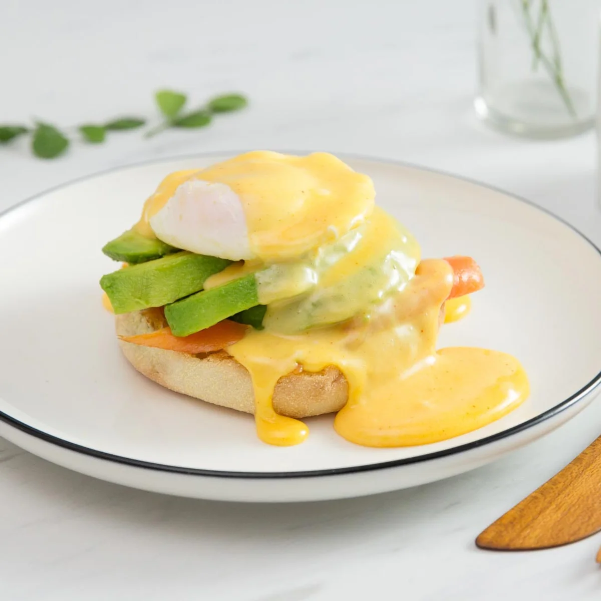 烟熏三文鱼牛油果班尼迪克蛋| DayDayCook