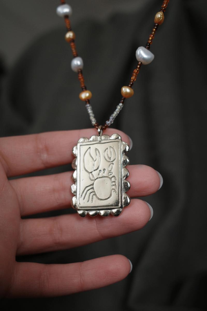 Cover image for Crabby