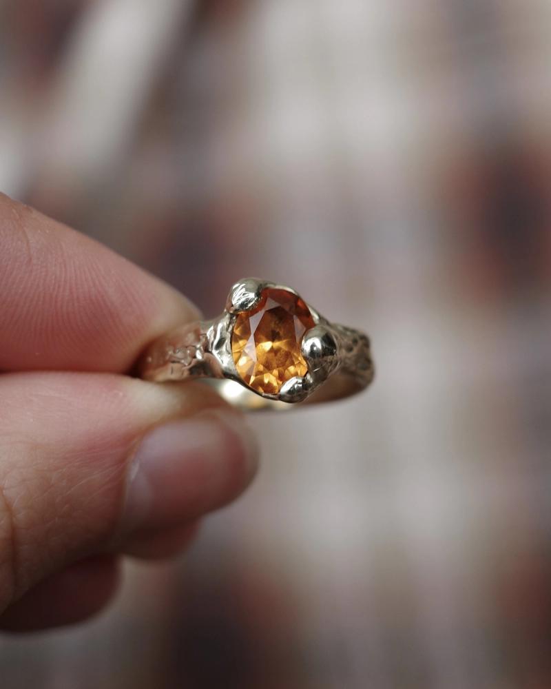 Cover image for Sun sapphire