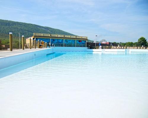 Wave Oceano pool at the Laguna Splash Water Park
