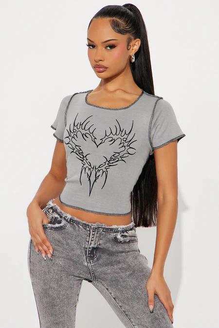 CAMISETAS ENTALLADAS collection