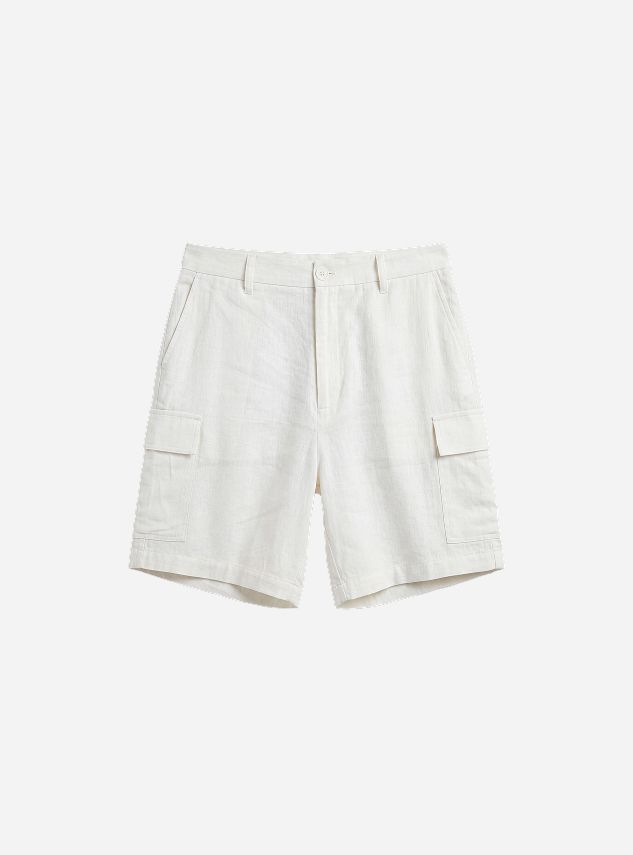 Pantalones cortos cargo de lino blanco roto con bolsillos y cierre de botón, de corte relajado, ideales para el verano.
