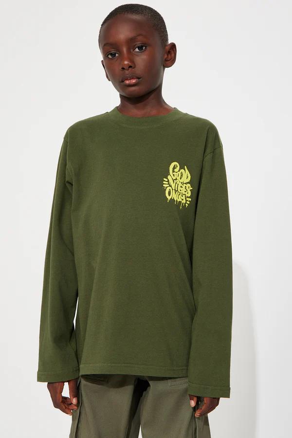 GRAPHIC TOPS collection