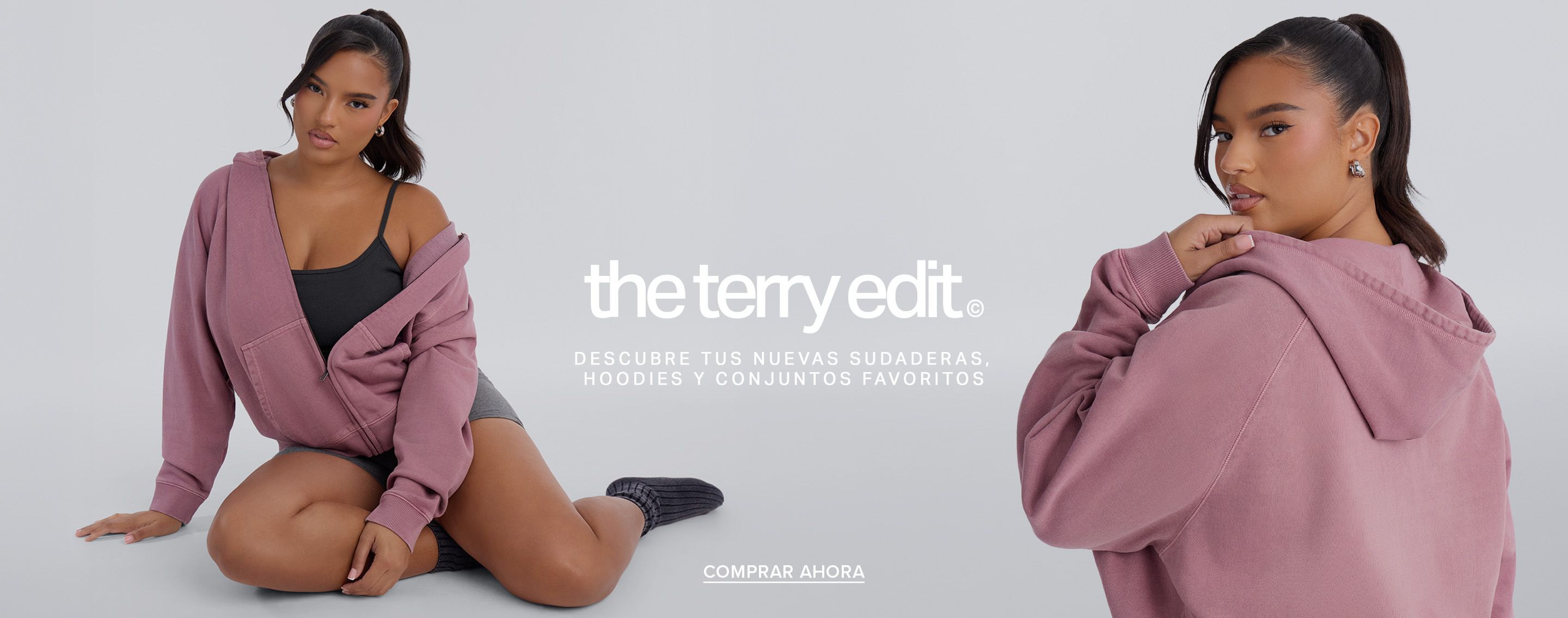 Mujer con sudadera rosa malva con cremallera y shorts grises, presentando la colección cómoda de sudaderas y conjuntos The Terry Edit.