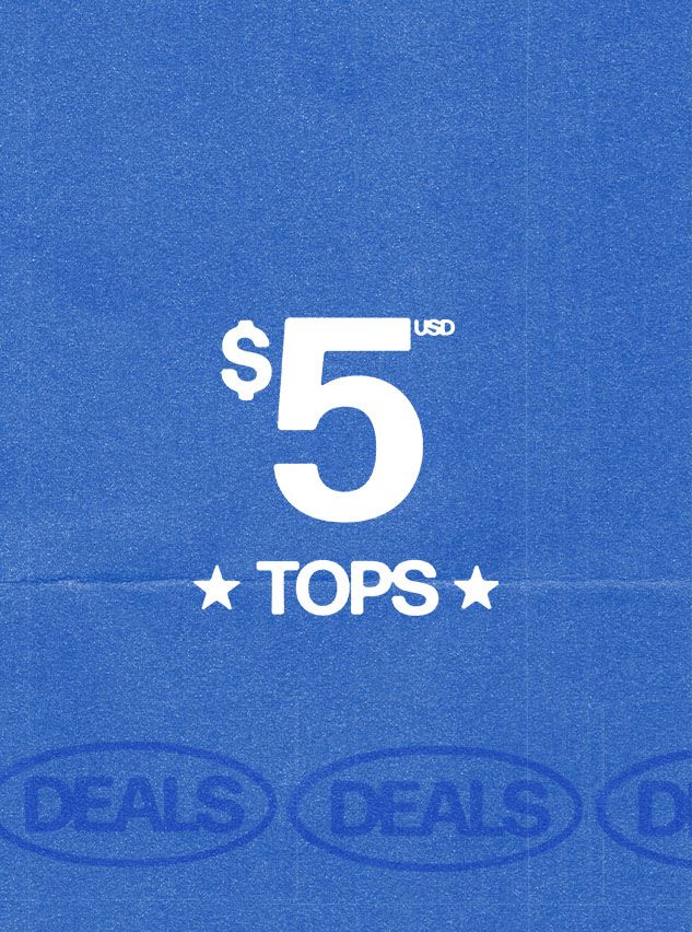 Fondo azul vibrante con texto blanco "$5 USD TOPS" promocionando un descuento en tops de moda. Patrón tenue de 'OFERTAS' abajo.