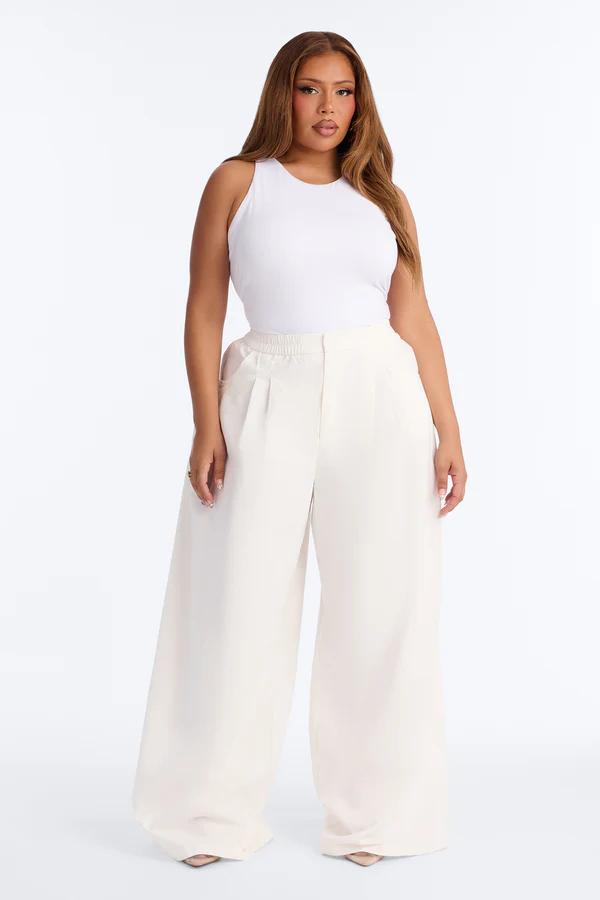 PANTALONES PIERNA AMPLIA collection