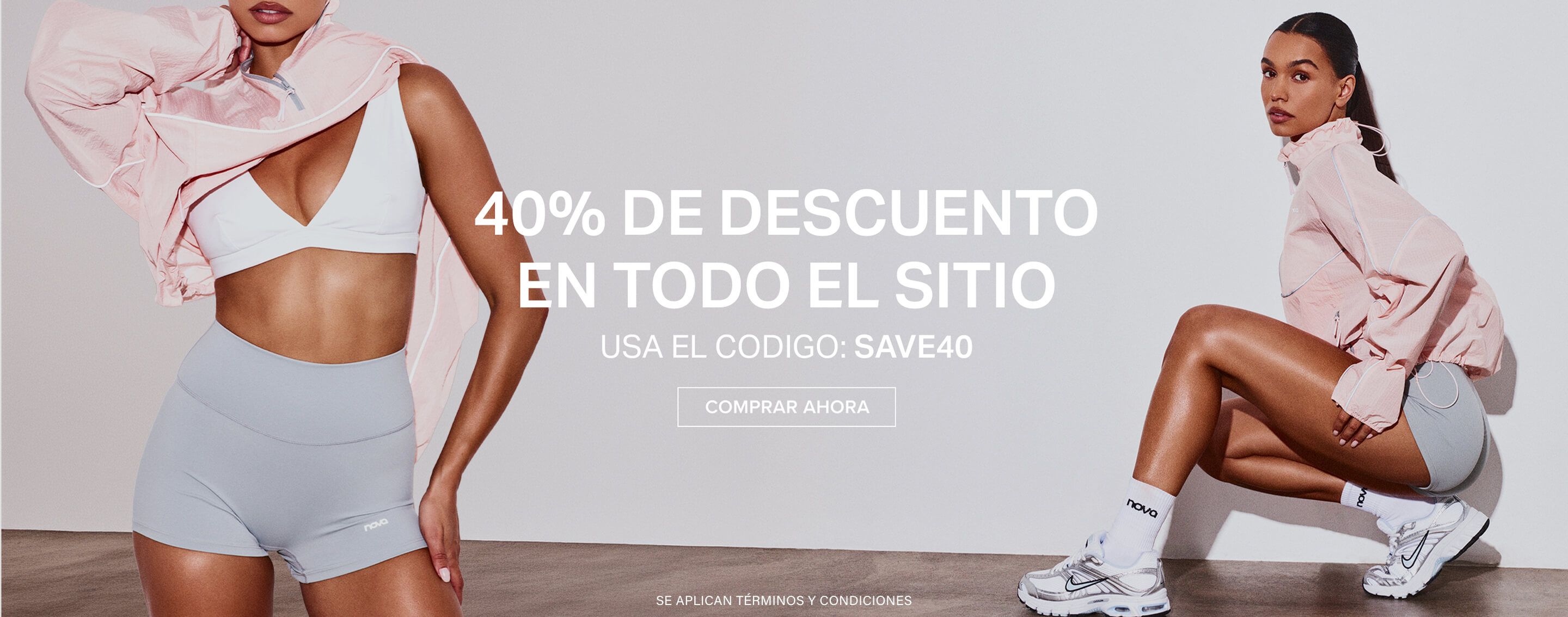 Mujer en sujetador deportivo blanco, shorts grises y chaqueta rosa promoviendo Oferta de Verano: 40% dcto en ropa deportiva con código SAVE40.