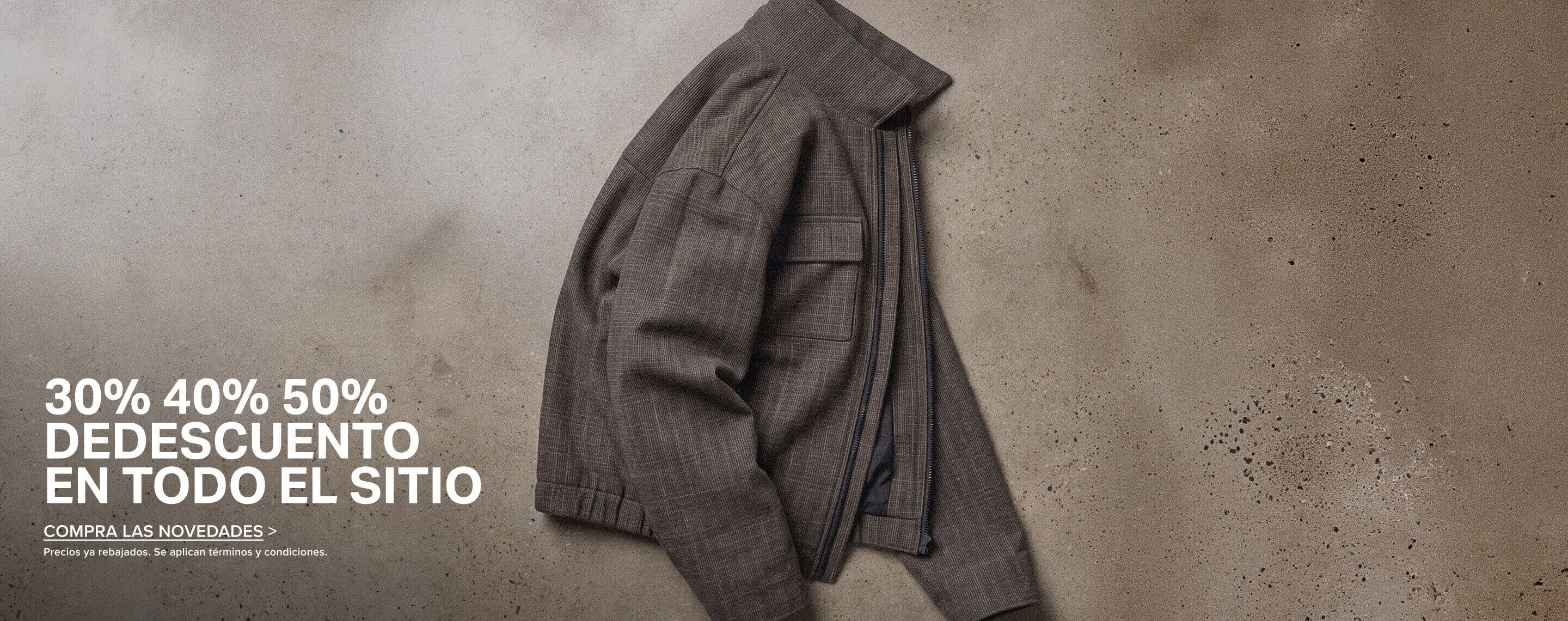 Chaqueta marrón con cremallera y texto de 30% 40% 50% de descuento.