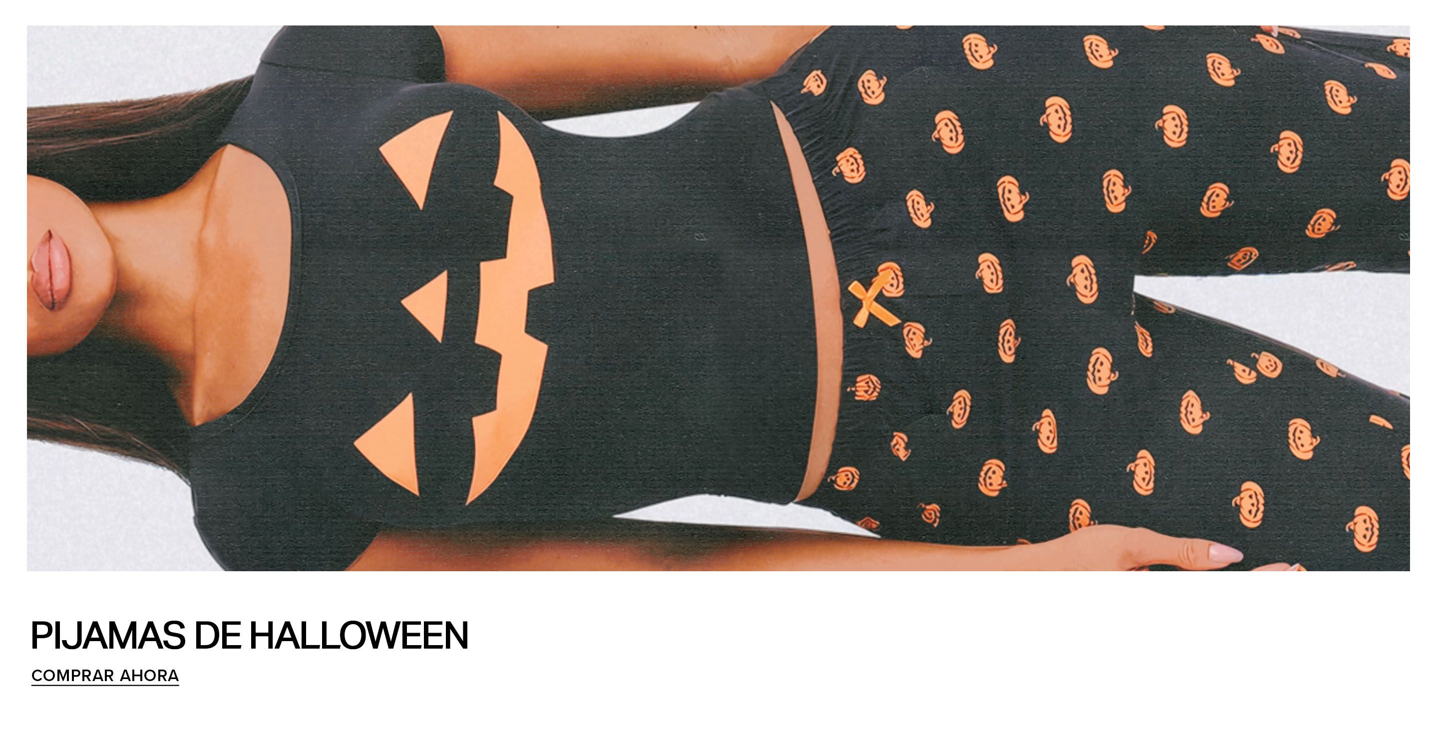 Compra pijamas de Halloween con camiseta gris oscuro de calabaza y pantalón estampado, ideales para un estilo cómodo en spooky season.
