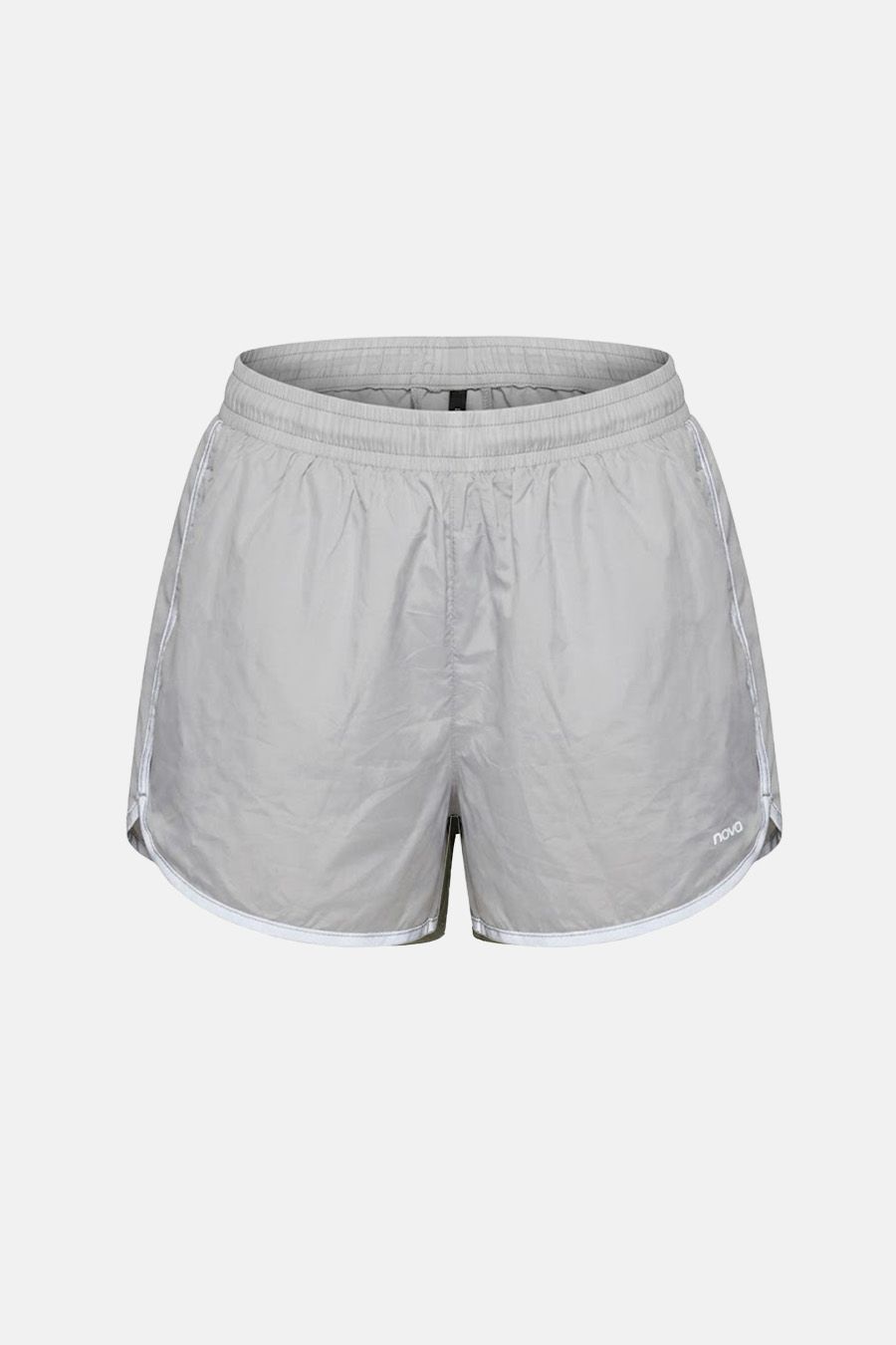 Shorts deportivos grises ligeros con ribete blanco y logo Nova, ideales para correr y entrenamientos activos. Ver novedades.