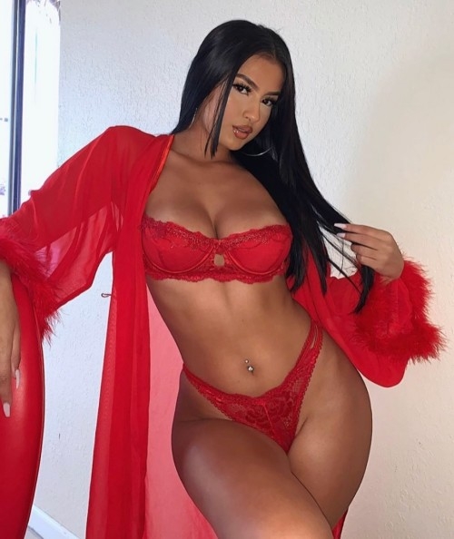The 10 Hottest Lingerie Styles + How To Take A Sexy Selfie The 10 Hottest Lingerie Styles + How To Take A Sexy Selfie