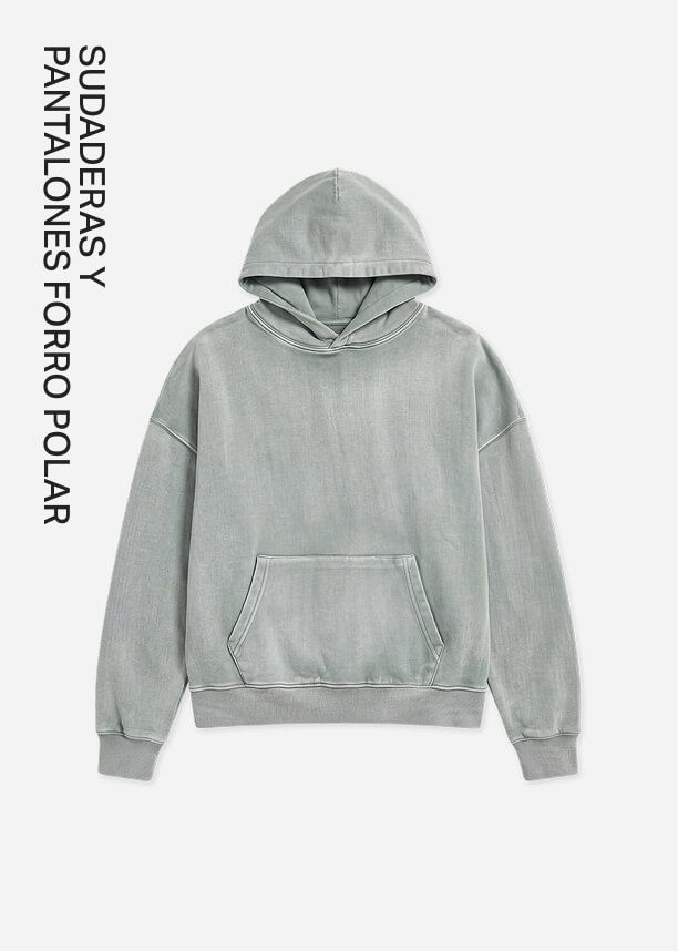 Sudadera con capucha oversize en color gris lavado con bolsillo canguro.