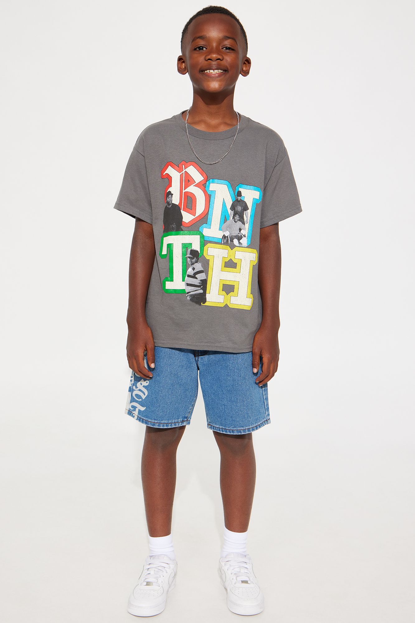 GRAPHIC TOPS collection