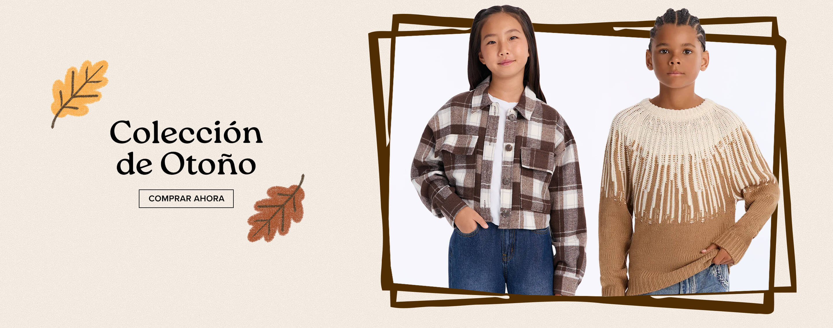 Niño con suéter tejido marrón y crema y jeans posa en un marco que promociona la Colección de Otoño infantil con botón de Comprar Ahora.