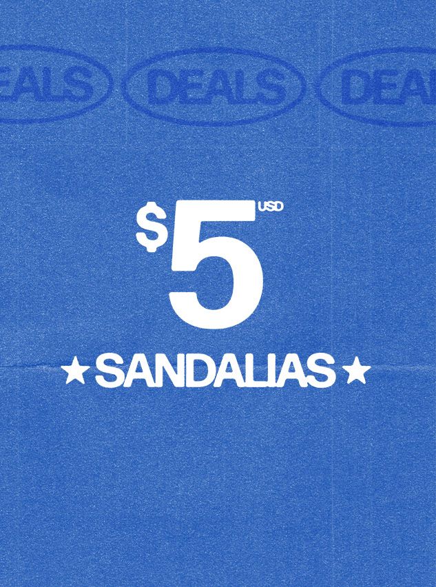 Fondo azul con textura y texto blanco: '$5 SANDALIAS' con estrellas, promoviendo una oferta de calzado. Patrón 'DEALS' tenue.
