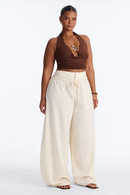 PANTALONES PIERNA AMPLIA collection