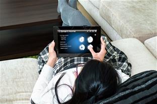 Young Adult Patients Tap Into Long-Distance Support