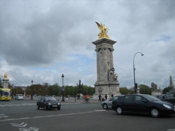 goldenstatue-307429-1408689552383.JPG