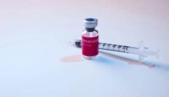 Close up of Retatrutide Glass Vial and Single Use Insulin Syringes | Image credit: Anna Hoychuk - stock.adobe.com
