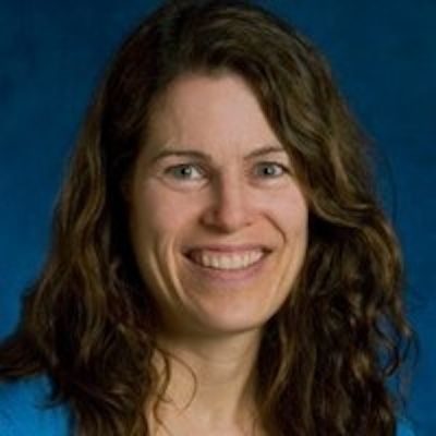 La Dra. Cathy Zakowski analiza la importancia de la investigación y los ensayos sobre rehabilitación en la EM