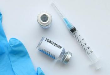 generic vaccine vial and syringe | Image credit: MargJohnsonVA – stock.adobe.com