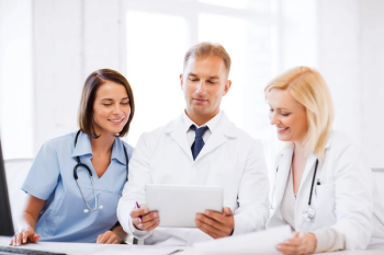 Group of Health Care Professionals: © Freepik