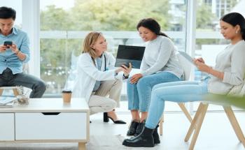 Fillingoutaformforaclinicaltrial | Image Credit: © KayExam/peopleimages.com-stock.adobe.com