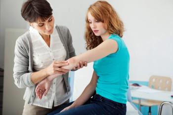 Dermatology consultation woman | RFBSIP - stock.adobe.com