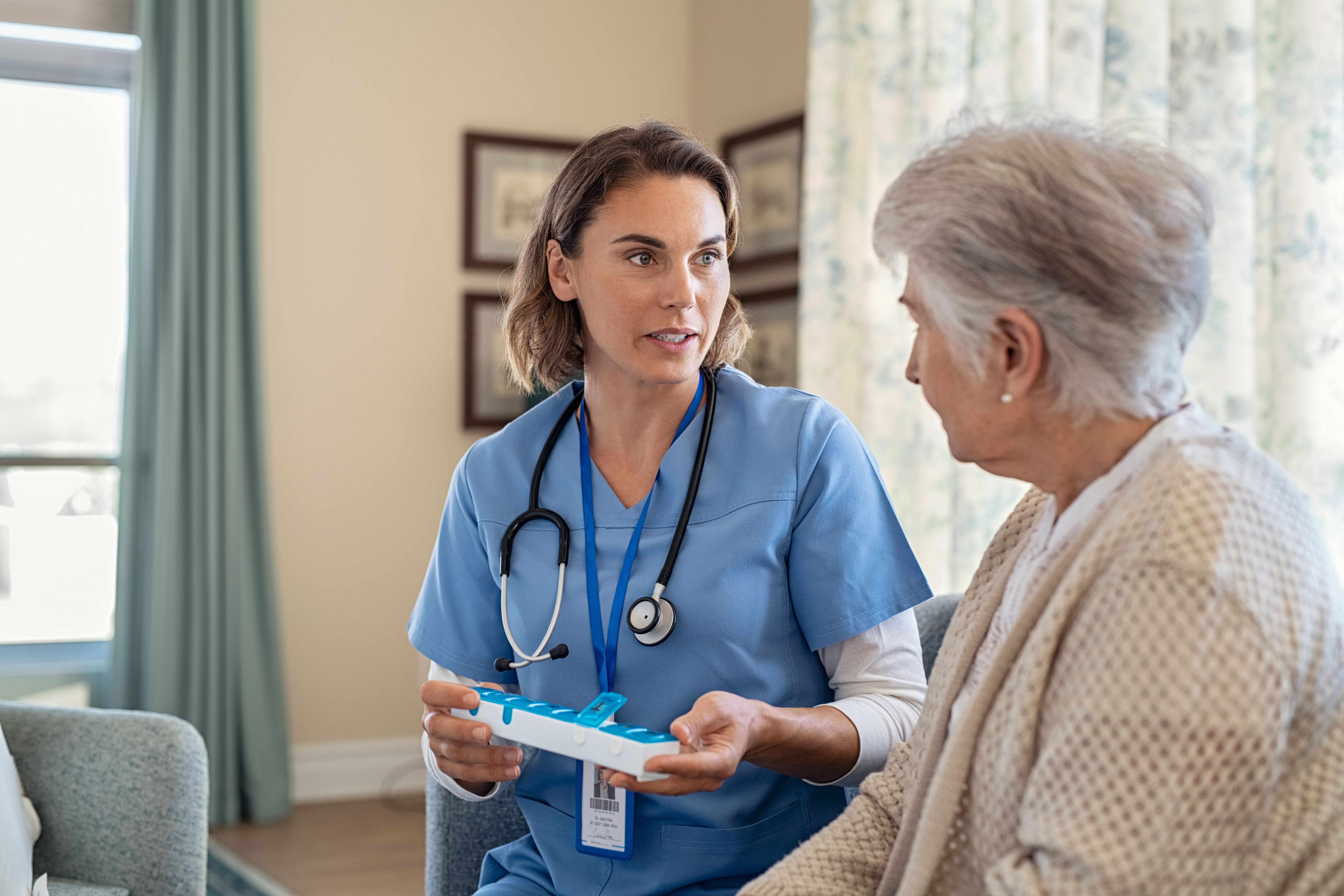 Female patient receiving home health care | Image Credit: Rido - stock.adobe.com