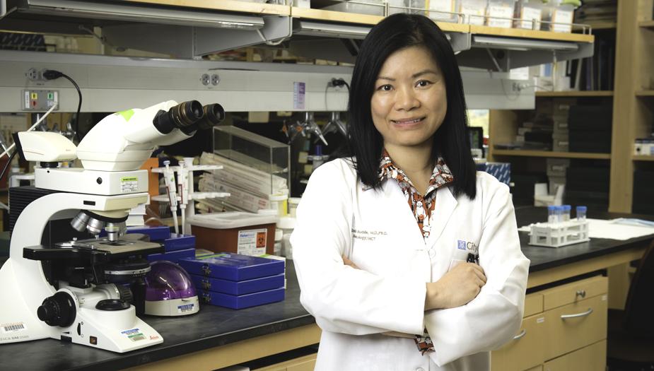 Elizabeth Budde, MD, PhD, laboratory | Image: City of Hope