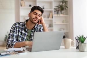 Narcolepsy and idiopathic hypersomnia are each characterized by excessive daytime sleepiness | image credit: Prostock-studio - stock.adobe.com.jpeg