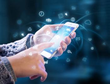 multitasking in hands: © Romolo Tavani - stock.adobe.com